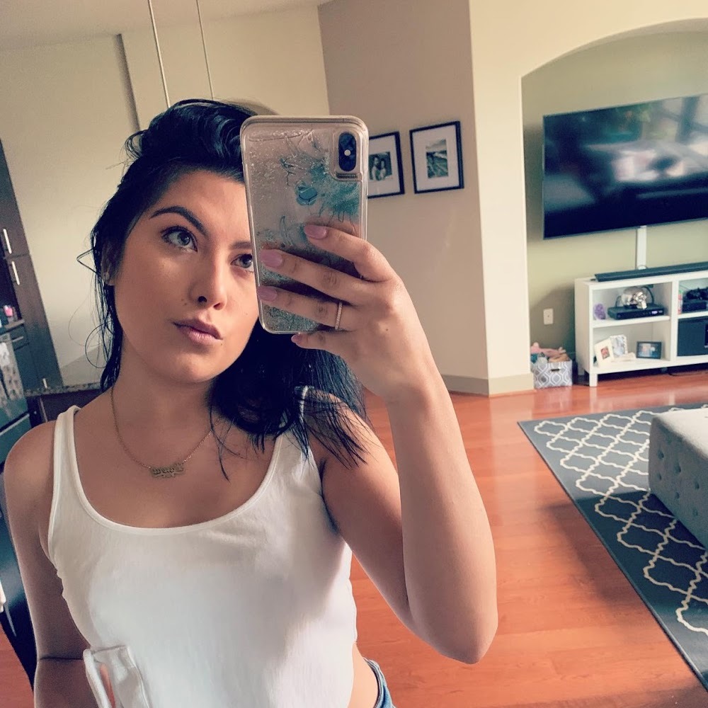 Meet your Posher, Laura